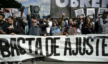 SEGÚN LAS CIFRAS DEL INDEC, LA POBREZA BAJÓ A 37,3%. A FIN DE 2021 Y AFECTÓ A 17,4 MILLONES DE ARGENTINOS