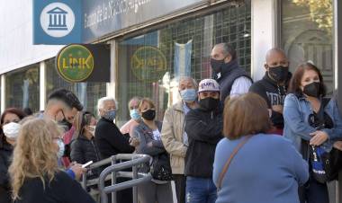 HABRÁ UN BONO PARA JUBILADOS Y PENSIONADOS NACIONALES, SE ESPERAN LOS DETALLES