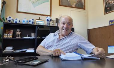 MAR CHIQUITA NO SE DETIENE: EL INTENDENTE JORGE PAREDI REGRESÓ AL PALACIO COMUNAL