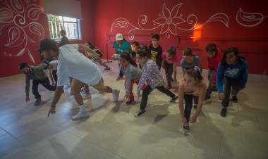 MAR CHIQUITA NO SE DETIENE: COMENZARON LAS CLASES MUNICIPALES GRATUITAS CON MÁS DE 95 ACTIVIDADES CULTURALES