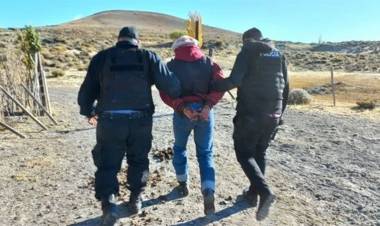 CRIMEN EN CHUBUT: ASESINÓ DE 13 PUÑALADAS A UN HOMBRE QUE QUISO EVITAR QUE SACRIFICARA A UN PERRO
