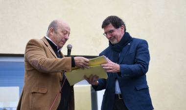 BUENOS AIRES: EL INTENDENTE DE MAR CHIQUITA, JORGE PAREDI, LE SOLICITÓ AL MINISTRO SILEONI LA CONSTRUCCIÓN DE UNA ESCUELA SECUNDARIA TÉCNICA EN LA COSTA