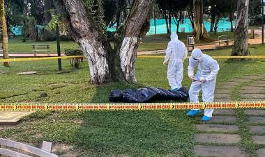 BOLSAS CON "CADÁVERES" UNA CAMPAÑA MUY PARTICULAR PARA INCENTIVAR EL VOTO EN COLOMBIA 