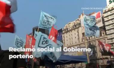 BUENOS AIRES: MOVIMIENTOS SOCIALES MARCHARON ESTE MARTES AL OBELISCO