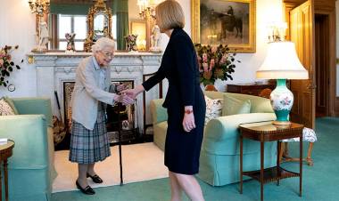 REINO UNIDO: LA REINA ISABEL NOMBRÓ A LIZ TRUSS COMO PRIMERA MINISTRA BRITÁNICA