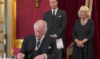 EN UNA CEREMONIA LLENA DE SIMBOLISMOS, CARLOS III FUE PROCLAMADO OFICIALMENTE COMO EL NUEVO REY DEL REINO UNIDO