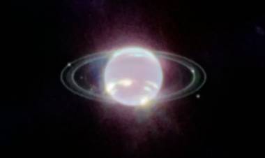 CAPTADA POR EL TELESCOPIO JAMES WEBB CON INSTRUMENTOS INFRARROJOS ES ASOMBROSA LA IMAGEN DE NEPTUNO Y SUS ANILLOS