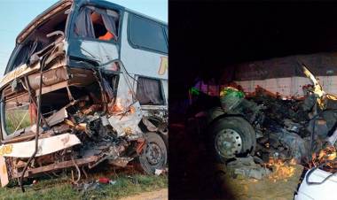 TRES MUERTOS Y SIETE HERIDOS EN CHACO TRAS CHOQUE ENTRE DOS CAMIONES Y UN COLECTIVO