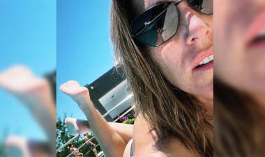 SOLEDAD PASTORUTTI SE FOTOGRAFIÓ EN BIKINI Y MOSTRÓ SU INTIMIDAD