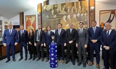 FÚTBOL: OFICIALIZAN CANDIDATURA DE ARGENTINA, URUGUAY, CHILE Y PARAGUAY PARA EL MUNDIAL 2030