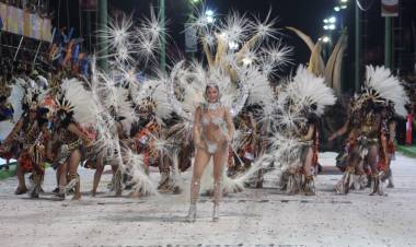 CARNAVAL DE CORRIENTES: MAS DE 20.000 PERSONAS COLMARON EL CORSÓDROMO “NOLO ALIAS”