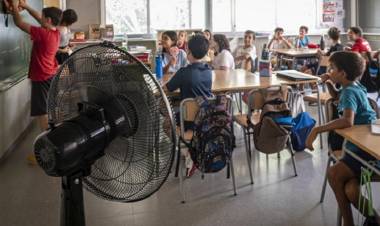 OLA DE CALOR: “HAY QUE IR A LA ESCUELA Y DAR CLASES EN EL PATIO O VENTILAR” DIJO PERCZYK