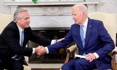 EL PRESIDENTE FERNÁNDEZ AGRADECIÓ APOYO DE EE.UU. Y PROPUSO A BIDEN "TRABAJAR JUNTOS" POR LA PAZ EN UCRANIA