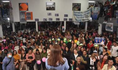 TUCUMÁN: GRAN CONGRESO DE MUJERES EN FAMAILLÁ