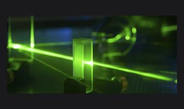 ¿UN ADHESIVO "MADE IN CHINA" QUE CUESTA ALREDEDOR DE UN DÓLAR PUEDE PROTEGER EL ARMAMENTO CONTRA LA COSTOSAS ARMAS LÁSERS DE ESTADOS UNIDOS?