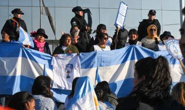 JUJUY: DOCENTES DE NIVEL INICIAL Y PRIMARIO CONTINÚAN CON EL PARO