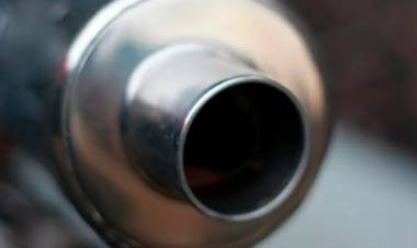 TRAGEDIA EN CÓRDOBA: ARREGLABA SU MOTO EN UNA HABITACIÓN Y MURIÓ INTOXICADO CON MONÓXIDO DE CARBONO