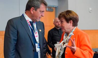 AVANZAR CON NEGOCIACIONES: MASSA VIAJA A WASHINGTON PARA REUNIRSE CON FUNCIONARIOS DEL FMI