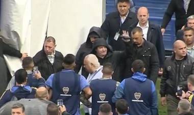 LA REACCIÓN DE LOS HINCHAS DE BOCA DURANTE EL VOTO DE MILEI