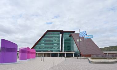 LOS FUNCIONARIOS COBRARÁN SUS SUELDOS DESPUÉS DE QUE LOS EMPLEADOS PÚBLICOS PERCIBAN LA TOTALIDAD DE SUS HABERES, QUE SERÁ EN DOS VECES