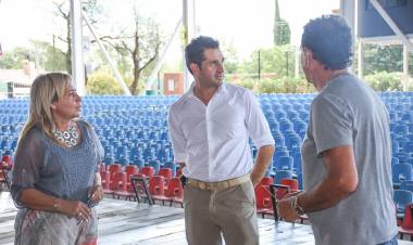 EL MINISTRO DE TURISMO DE LA PROVINCIA DE SAN LUIS EN LA CALLE ANGOSTA