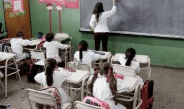 VUELTA A CLASES: MILEI ANUNCIÓ “VOUCHERS” PARA COMPRAR ÚTILES Y “FINANCIAMIENTO PARA ALUMNOS”