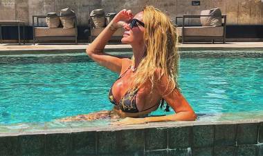 CON SUS IMÁGENES EN MICROBIKINI, SABRINA ROJAS ACAPARÓ TODA LA ATENCIÓN