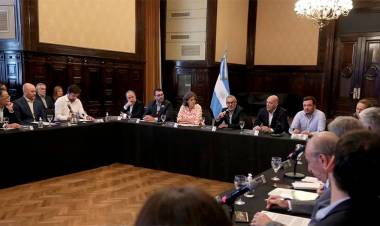 DENGUE: MINISTROS DE SALUD DEL PAÍS EVALUARÁN INCORPORACIÓN DE VACUNA PARA 2025