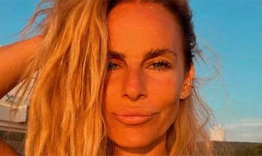 A ORILLAS DEL RÍO, SABRINA ROJAS POSÓ CON UNA ENTERIZA NEGRA CAVADA