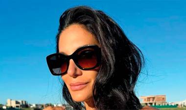 SILVINA ESCUDERO SE MOSTRÓ EN MICROBIKINI ANIMAL PRINT CON VOLADOS