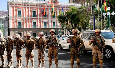 LUIS ARCE DENUNCIA "MOVILIZACIONES IRREGULARES" DE MILITARES EN BOLIVIA