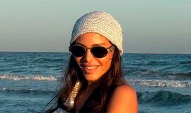 CON LA MICROBIKINI MÁS CHIQUITA DE SU VESTIDOR, EVANGELINA ANDERSON DESLUMBRÓ