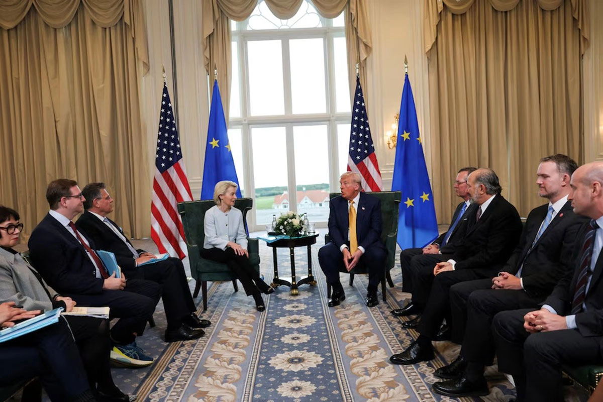 EE.UU. Y LA UNIÓN EUROPEA SELLARON UN ACUERDO COMERCIAL CLAVE EN ESCOCIA