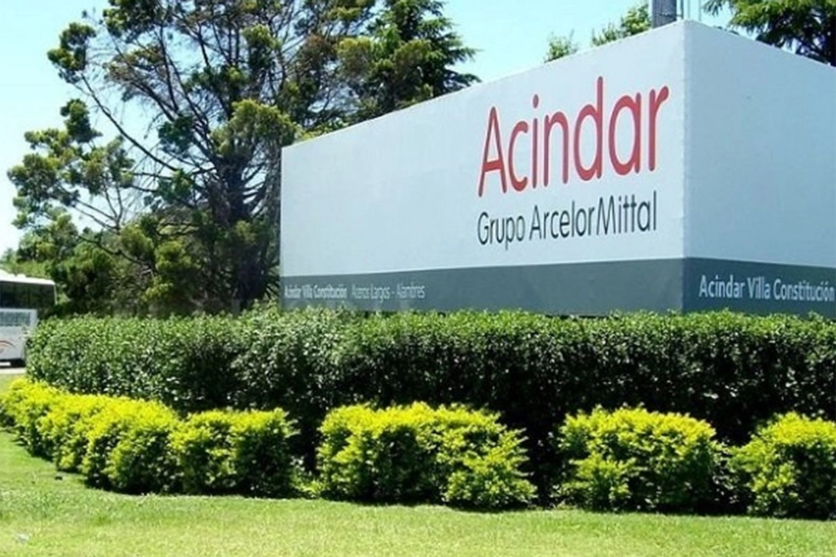 CRISIS SIDERÚRGICA: ACINDAR PARALIZÓ PLANTA Y SUSPENDIÓ A 500 EMPLEADOS