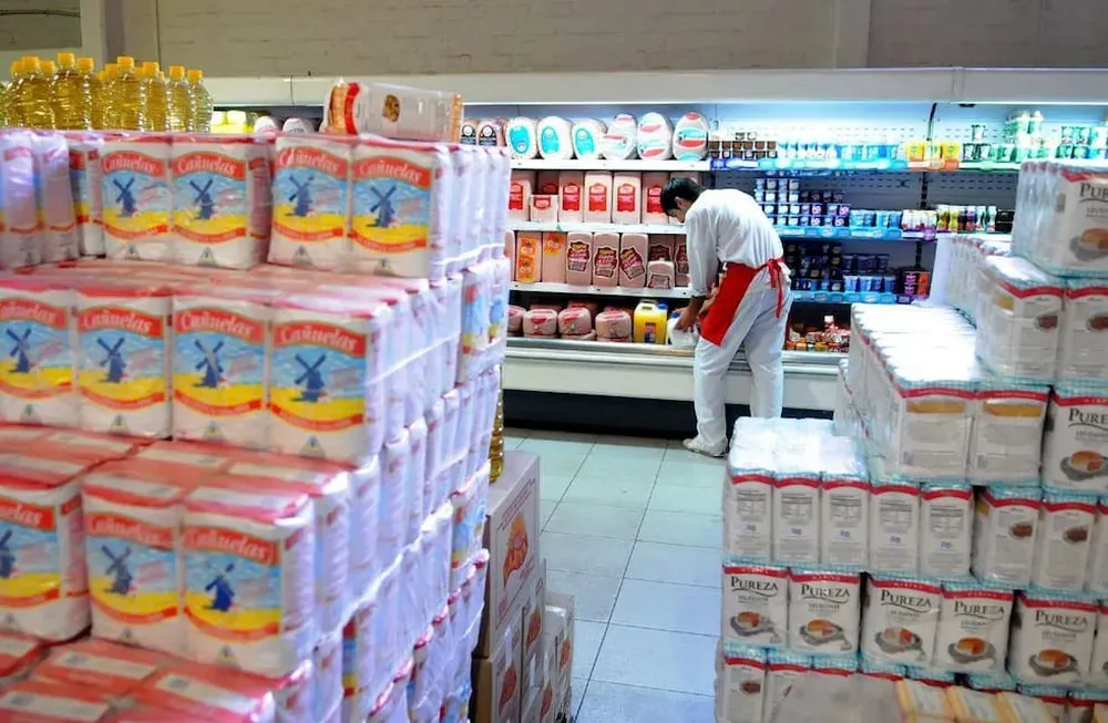 EMPRESAS REMARCAN PRECIOS POR SUBA DEL DÓLAR: AUMENTOS DE HASTA 8%