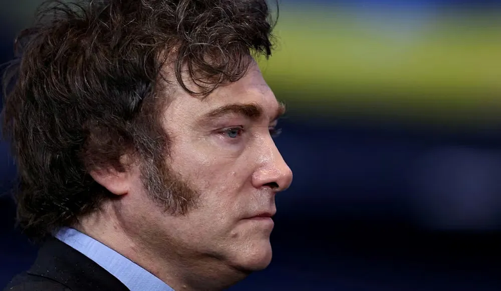 DENUNCIAN A MILEI Y AL JEFE DE LA SIDE POR PRESUNTO ESPIONAJE ILEGAL