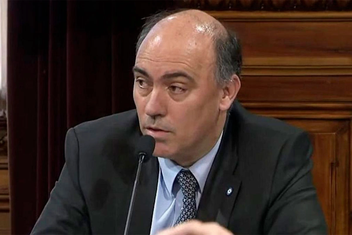 INDIGNACIÓN: EMBAJADOR ARGENTINO EN ESPAÑA GRITÓ "¡VIVA EL REY!" EN HOMENAJE A SAN MARTÍN