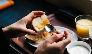 ¿RETRASAR EL DESAYUNO PUEDE ALARGAR LA VIDA? LO QUE DICE HARVARD
