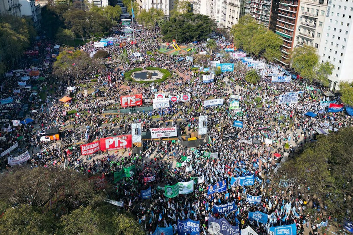 MARCHA FEDERAL UNIVERSITARIA EN BUENOS AIRES CONTRA EL VETO AL FINANCIAMIENTO