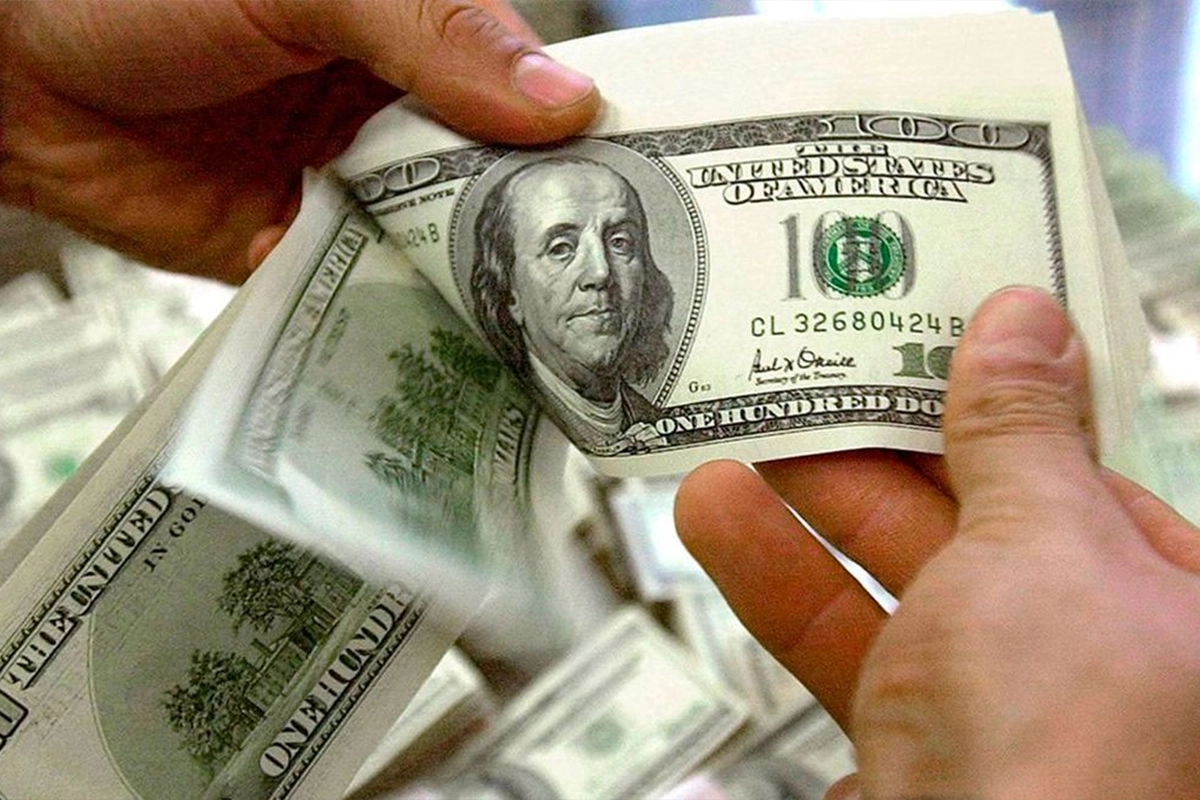 RETROCEDE EL DÓLAR OFICIAL Y MAYORISTA TRAS LIQUIDACIÓN RÉCORD DEL AGRO