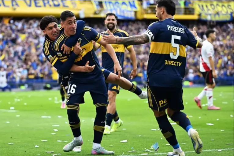BOCA VENCIÓ 2-0 A RIVER EN LA BOMBONERA Y ASEGURÓ SU LUGAR EN LA LIBERTADORES 2026