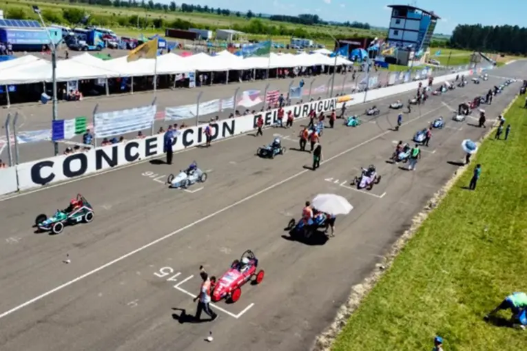 MÁS DE 2.000 ESTUDIANTES PARTICIPARON DEL DESAFÍO ECO YPF 2025