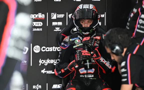 BEZZECCHI GANÓ EN VALENCIA Y CERRÓ LA TEMPORADA CON DOBLETE EN MOTOGP