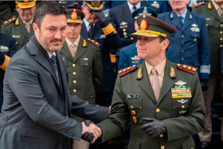 CARLOS PRESTI FUE DESIGNADO NUEVO MINISTRO DE DEFENSA TRAS LA SALIDA DE PETRI