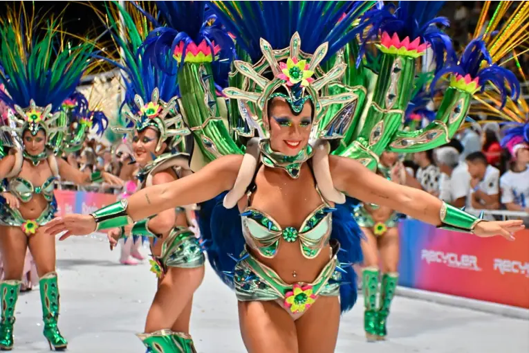 Gualeguaychú vivió una nueva noche récord del Carnaval del País con más de 19 mil personas