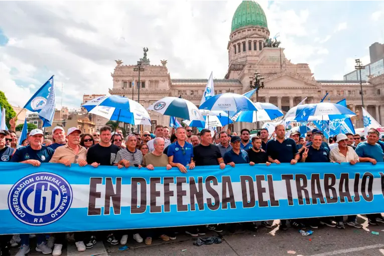Reforma laboral: la causa de la CGT seguirá en fuero contencioso