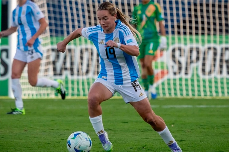 Agostina Holzheier fue transferida al Bay FC y jugará en la liga femenina de Estados Unidos
