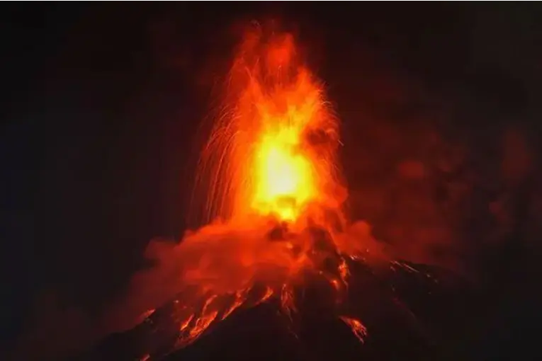 Guatemala declara alerta naranja por la erupción del volcán de Fuego: evacuaciones, suspensión de clases y máxima vigilancia