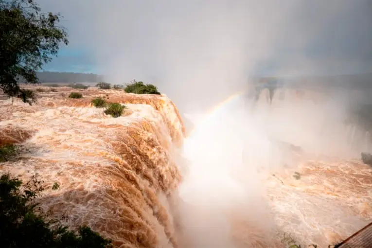 Cataratas del Iguazú: el caudal superó los 8 millones de litros por segundo