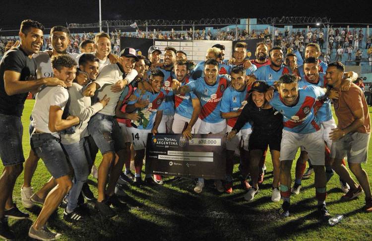 ARSENAL AVANZA EN LA COPA ARGENTINA
